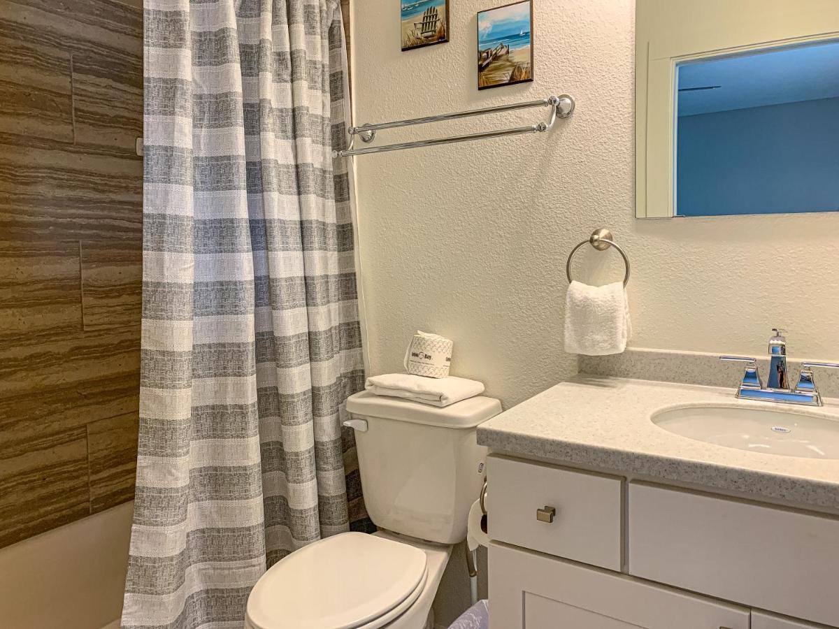 Ec126 Newly Remodeled, 2 Story, Three Bedroom Condo, Shared Pool & Grill, Boardwalk Port Aransas Exterior foto